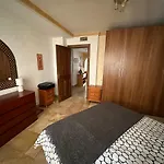 Apartamento En El Centro A Dos Minutos De La Playa フエンヒロラ