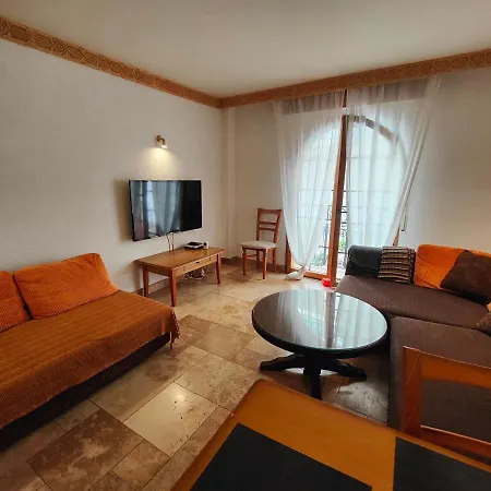 アパート Apartamento En El Centro A Dos Minutos De La Playa フエンヒロラ