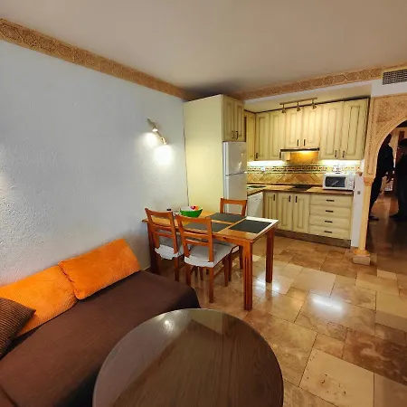 Apartamento En El Centro A Dos Minutos De La Playa アパート フエンヒロラ